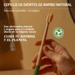 Cepillo de dientes de Bambú natural Verde - Imagen 3
